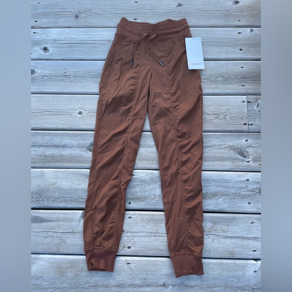Brown lululemon sweatpants - Picture 1 of 6